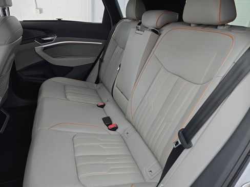 Used 2023 Audi e-tron Chronos w/ Chronos Package image 27