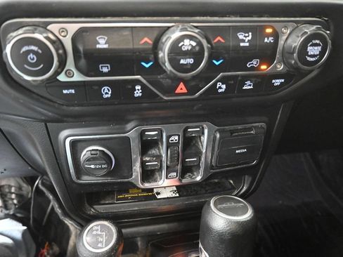 Used 2021 Jeep Gladiator Sport AWD/4WD image 28
