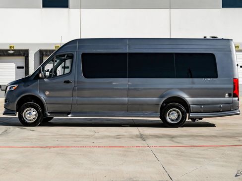 Used 2025 Mercedes-Benz Sprinter 3500 image 7