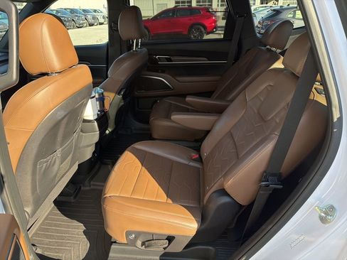 Used 2021 Kia Telluride SX w/ SX Prestige Package image 13