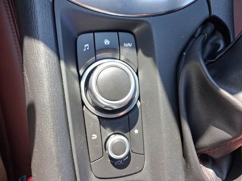 Used 2019 MAZDA MX-5 Miata RF Grand Touring w/ GT-S Package RWD image 18