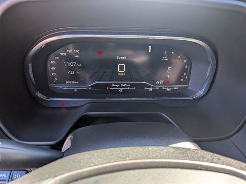 Used 2022 GMC Yukon AT4 w/ Technology Package image 19