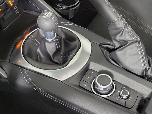 New 2025 MAZDA MX-5 Miata Club w/ Weather Package image 23