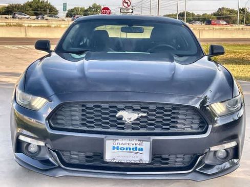Used 2017 Ford Mustang Coupe RWD image 7