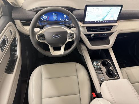 New 2026 Ford Explorer Active image 4