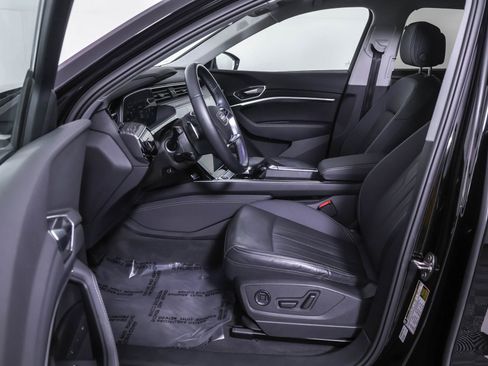 Used 2022 Audi e-tron Premium Plus w/ Premium Plus Package image 7