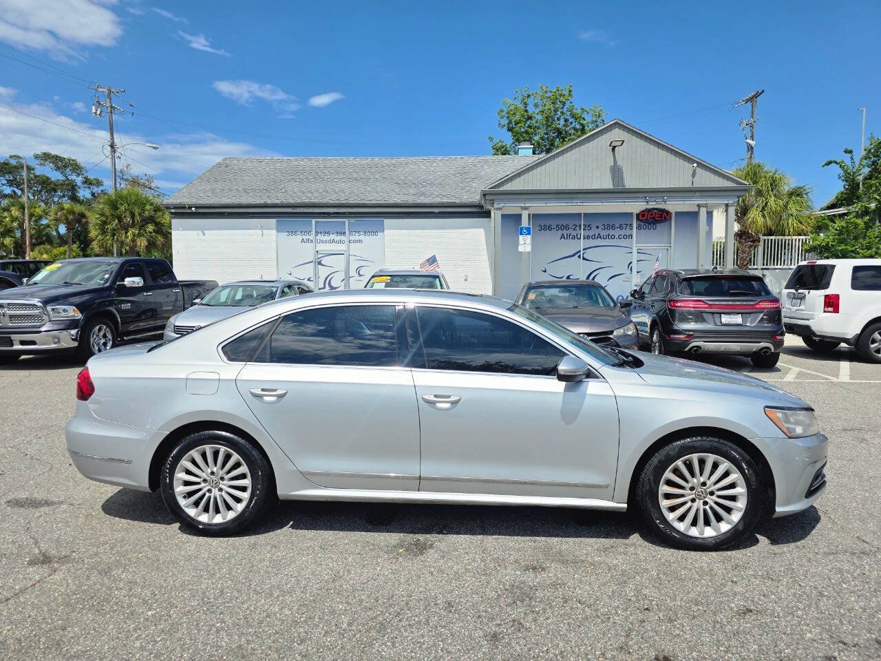Used 2017 Volkswagen Passat 1.8T SE FWD image 3