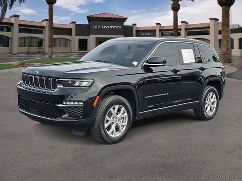 Used 2022 Jeep Grand Cherokee Limited AWD/4WD image 4