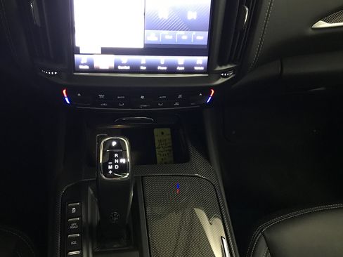 Used 2022 Maserati Levante Modena AWD/4WD image 20