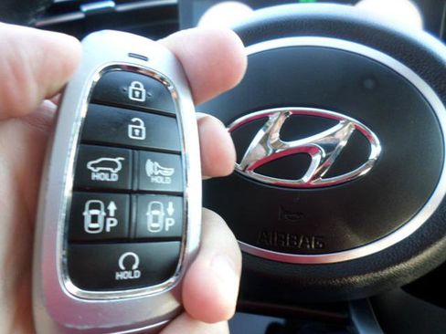 Used 2023 Hyundai Tucson Limited image 25