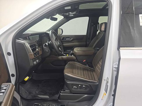 Used 2026 GMC Yukon Denali Ultimate AWD/4WD image 2