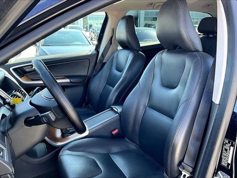 Used 2017 Volvo XC60 T5 Inscription image 7