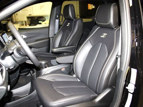 New 2026 Chrysler Pacifica Select w/ S Appearance Package image 22