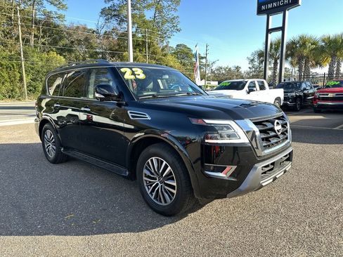 Used 2023 Nissan Armada SL w/ Captain's Chairs Package image 10