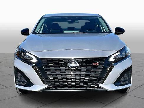 Certified 2024 Nissan Altima 2.5 SR w/ SR Premium Package image 4