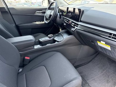 New 2026 Kia Sportage LX FWD image 17