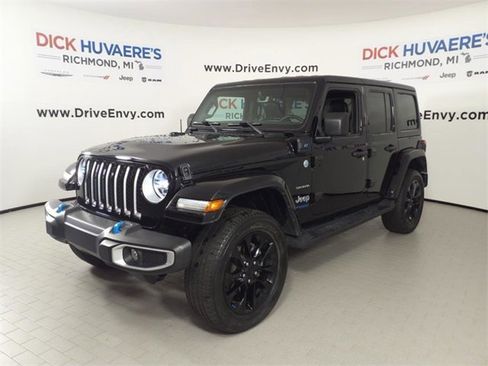 Used 2022 Jeep Wrangler Unlimited Sahara w/ Cold Weather Group image 1