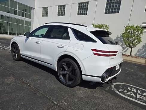 Used 2025 Genesis GV70 3.5T Sport w/ Sport Advanced Package image 6