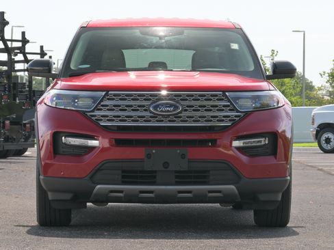 Used 2023 Ford Explorer Limited AWD/4WD image 32