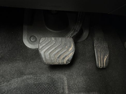 Used 2024 Nissan Rogue SV image 44