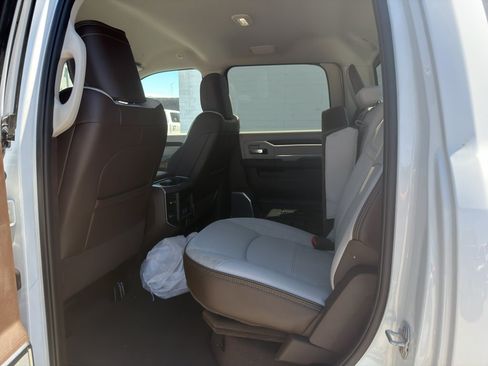 New 2025 RAM 2500 Laramie AWD/4WD image 15