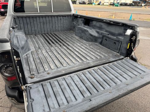 Used 2010 Toyota Tacoma 4x4 Double Cab V6 image 9