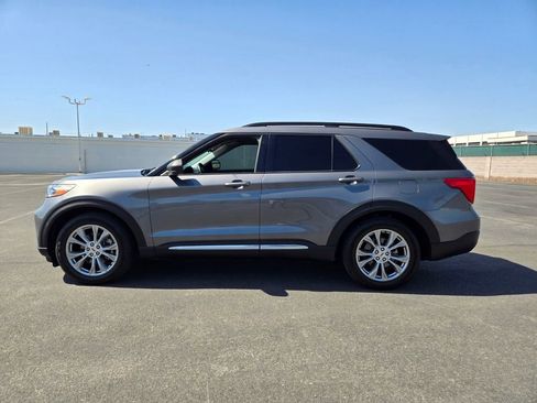 Used 2021 Ford Explorer XLT w/ Equipment Group 202A RWD image 3