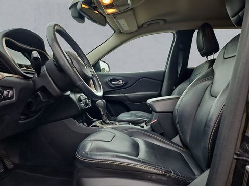 Certified 2016 Jeep Cherokee High Altitude image 9