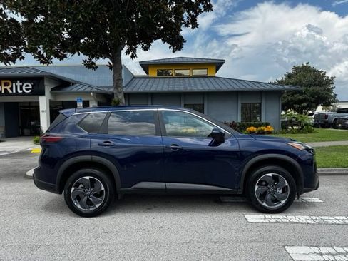 Used 2026 Nissan Rogue SV FWD image 8