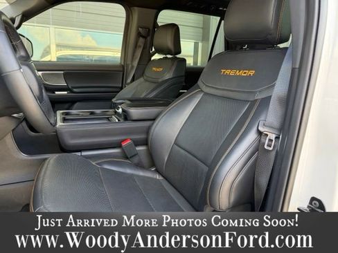 Used 2025 Ford Expedition Tremor AWD/4WD image 9