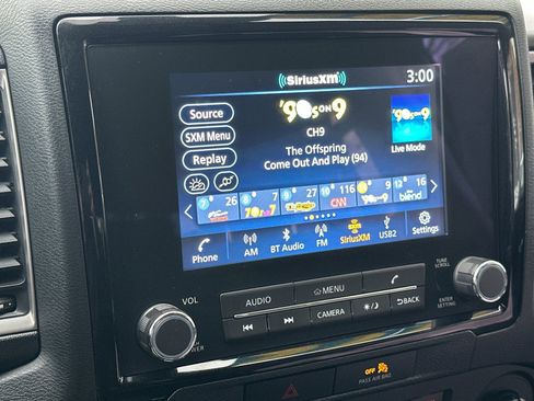 Used 2022 Nissan Frontier SV image 17