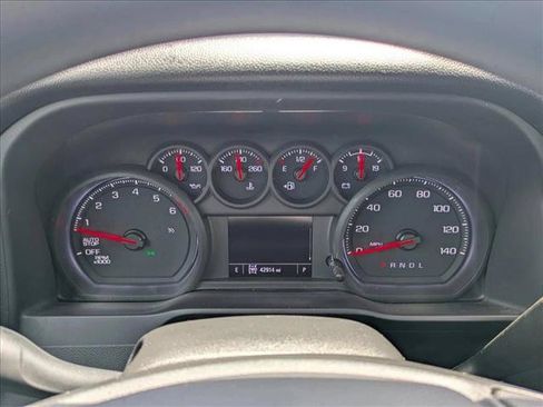 Used 2022 Chevrolet Silverado 1500 Custom Trail Boss AWD/4WD image 11