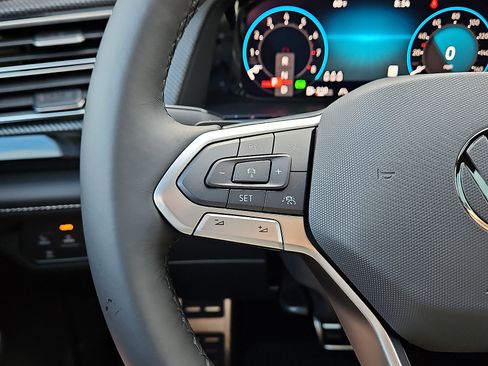 New 2026 Volkswagen Atlas Cross Sport SEL R-Line image 18