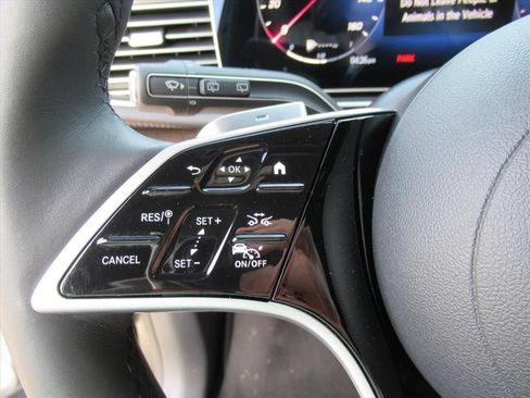 Used 2025 Mercedes-Benz GLS 450 4MATIC image 24