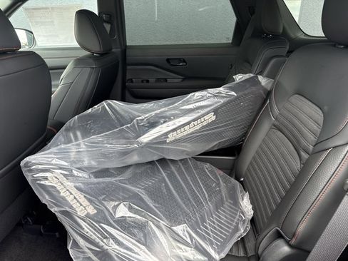 New 2026 Nissan Pathfinder Rock Creek w/ Rock Creek Premium Package AWD/4WD image 5