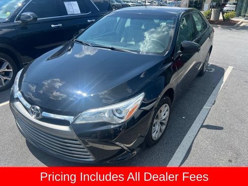 Used 2015 Toyota Camry LE FWD image 2