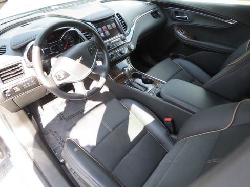 Used 2014 Chevrolet Impala LT w/ Premium Seating Package FWD image 11