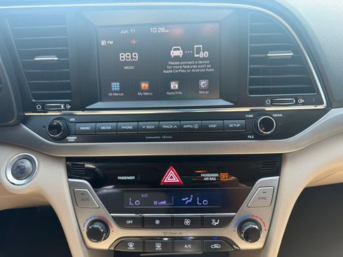 Used 2017 Hyundai Elantra SE w/ SE A/T Tech Package 03 FWD image 13