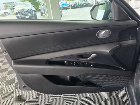 New 2026 Hyundai Elantra Hybrid FWD image 32