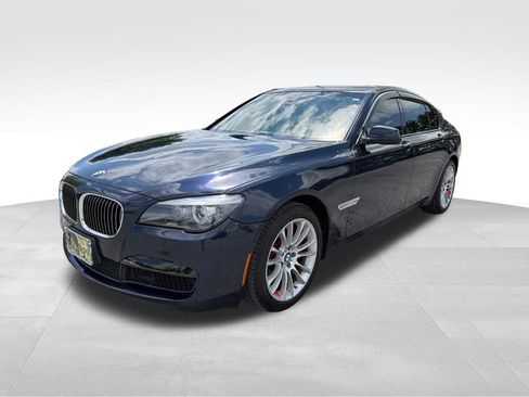 Used 2012 BMW 750i xDrive AWD/4WD image 4