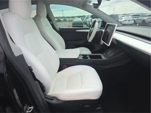 Used 2023 Tesla Model Y Long Range AWD/4WD image 9