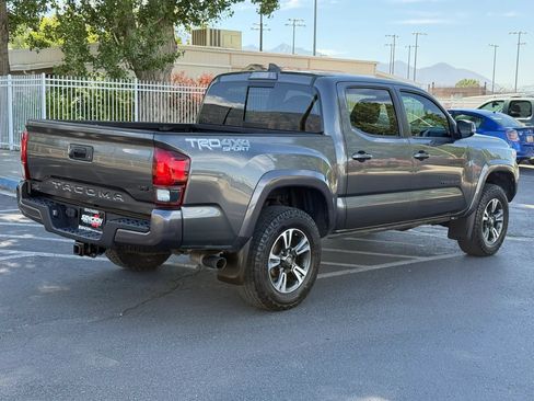 Used 2019 Toyota Tacoma TRD Sport AWD/4WD image 8