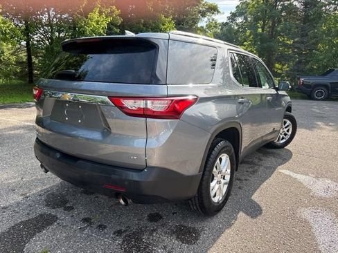 Used 2019 Chevrolet Traverse LT FWD image 3