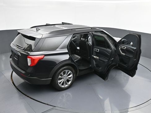 Used 2021 Ford Explorer XLT w/ Equipment Group 202A RWD image 47