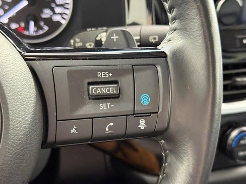 Used 2023 Nissan Pathfinder SL AWD/4WD image 23
