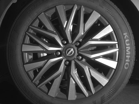 Used 2025 Nissan Altima 2.5 SV FWD image 12