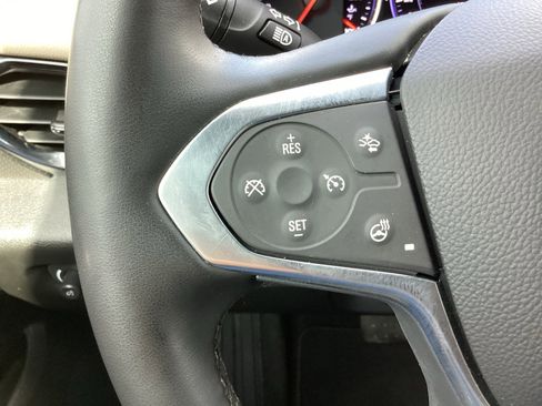 Used 2023 Chevrolet Traverse Premier image 35