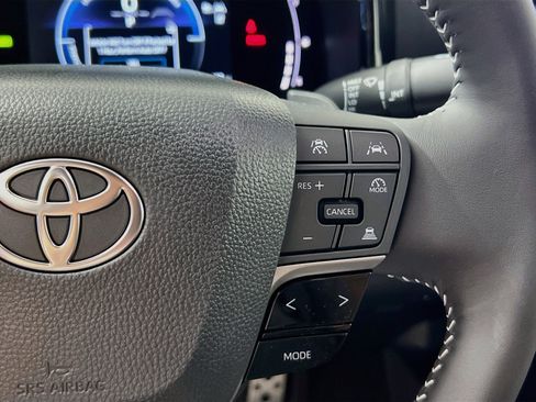 Used 2026 Toyota Camry SE FWD image 19