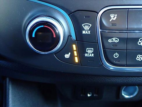 Used 2022 Chevrolet Traverse LT image 21