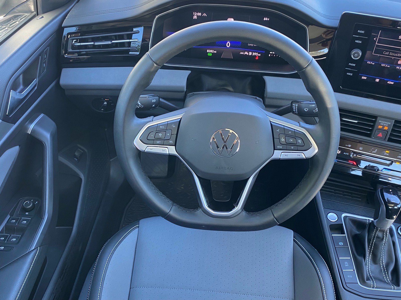 Certified 2025 Volkswagen Jetta SE w/ Sunroof Package FWD image 6